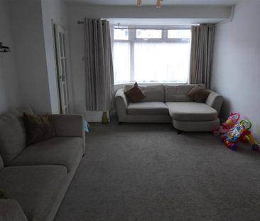 3 bedroom property to rent - Photo 2