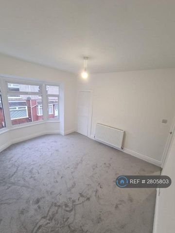 2 bedroom semi-detached house to rent - Photo 2