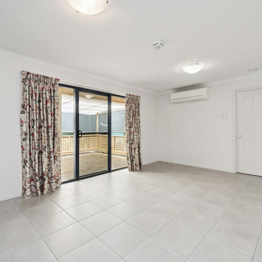 Spacious & Surprisingly Large 4-Bedroom Family Home - Photo 1