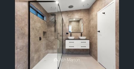 Peaceful Family Residence on a Quiet Court - Photo 2