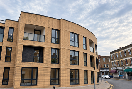 3 bedroom flat to rent - Photo 5
