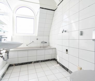 Gepflegte und charmante Zwei-Zimmer-Wohnung im Dachgeschoss. Soling... - Foto 5