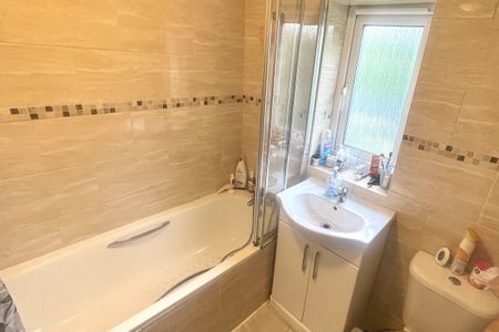 Charsley Close, AMERSHAM - Photo 5