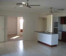 Family Paradise in Bushland Beach - Photo 5
