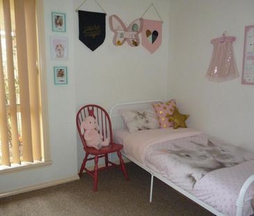 Neat And Tidy Two Bedroom Unit - Photo 6