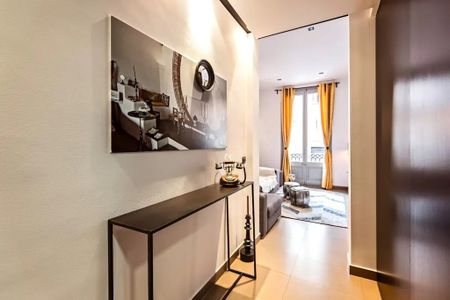 Carrer de Trafalgar, Barcelona, Catalonia 08010 - Photo 2