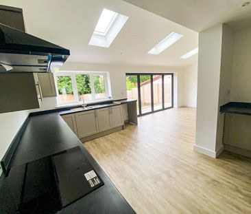 3 bedroom detached house to rent - Photo 5