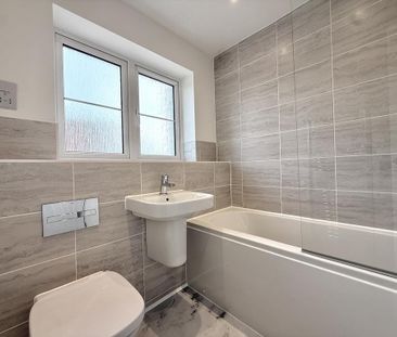 3 bedroom semi-detached house to rent - Photo 4