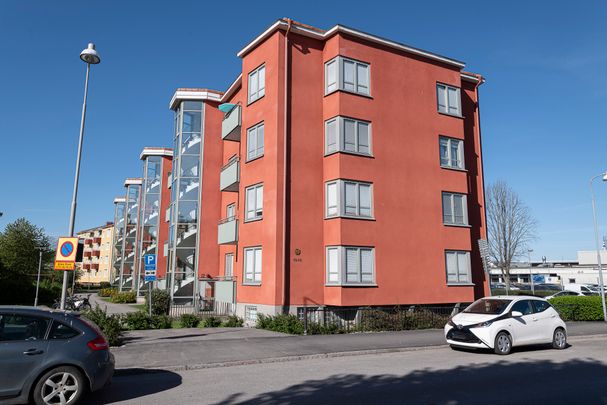 Ledungsgatan 8 A - Foto 1