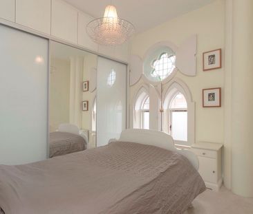 1 Bed Flat, New Church Court, SE19 - Photo 2