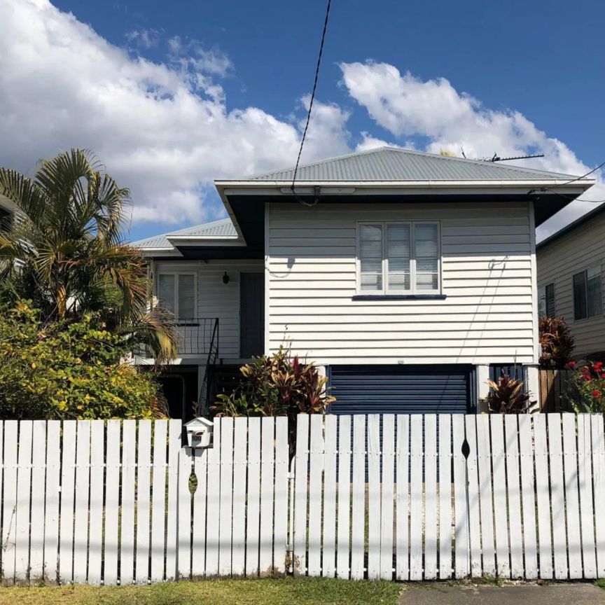 100 Dunellan Street, Greenslopes. - Photo 1