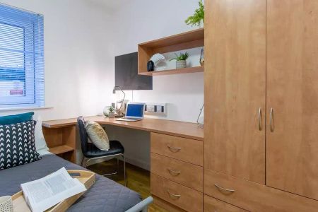 Silver Ensuite - Photo 4