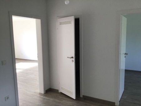 Gelegenheit: geräumige 2 2/2-Zimmer-Wohnung mit Balkon - Photo 3