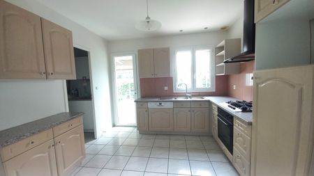 Location Maison 3 pièces 98m² FROUZINS 31270 - Photo 2