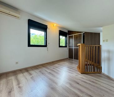 A LOUER - Sainte-Clotilde - Appartement T2 à la Bretagne avec vue m... - Photo 5
