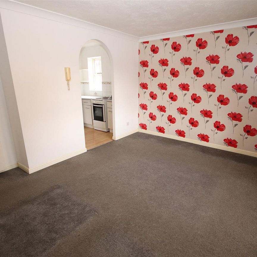 1 bedroom Apartment to let - Photo 1