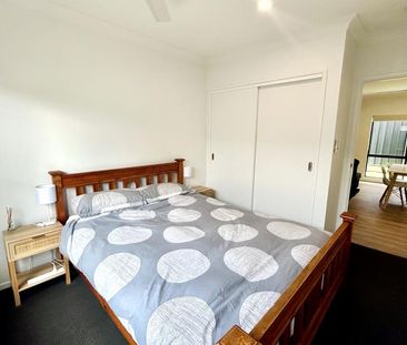 DISCOVER COASTAL LIVING: RECENTLY BUILT FURNISHED AUSTART HOME - Photo 5