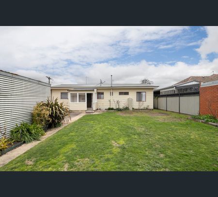 4 Grandview Grove, Wendouree, Vic 3355 - Photo 4