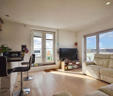 2 bedroom Flat To Let - Photo 1