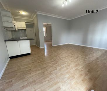 4x One Bedroom Units in Central Location - short term lease - Photo 2