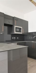 Studio Flat, Stone Street, BN1 - Photo 3