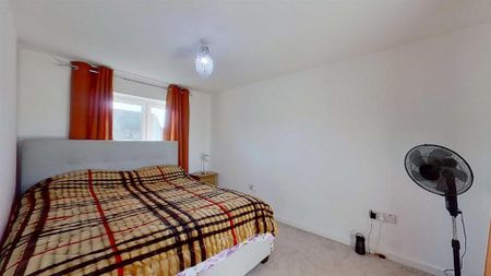 4 bedroom detached house to rent - Photo 5