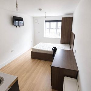 Studio to rent - Photo 2
