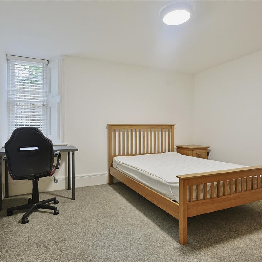 4 bedroom Student Flat to rent in Graingerville South, Westgate Road, Newcastle Upon Tyne - Photo 1