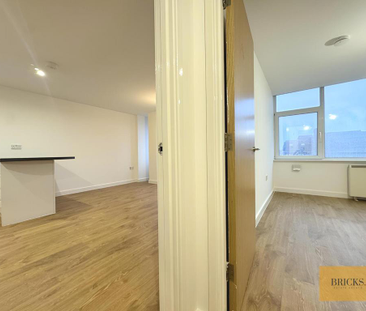 1 bedroom flat to rent - Photo 2