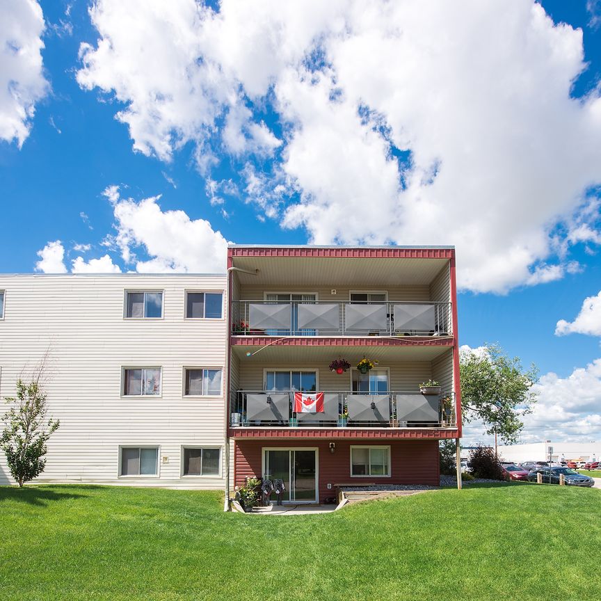 Raleigh Square Apartments - Photo 1