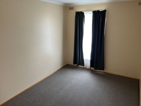 TWO BEDROOM UNIT IN WELL MAINTAINED COMPLEX - Photo 5