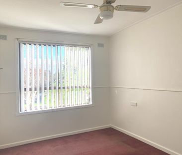 5 Bernard Street, Spotswood - Charming 2 Bed House with Parking - Photo 4