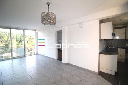Location Appartement 2 pièces 41m² NIMES 30000 - Photo 2