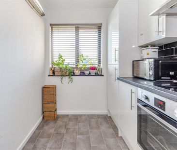 2 bedroom apartment to rent - Photo 6