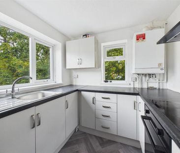 2 bedroom maisonette to rent - Photo 2