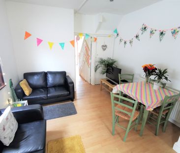 Room in a Shared House, Queens Park Terrace, BN2 - Photo 4