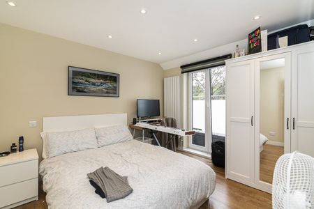 Room in a Shared House, Twyford Abbey Road, NW10 - Photo 3