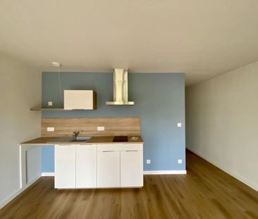 A VILLENEUVE SUR LOT, T2 DE 45,1M2 NEUF, AVEC TERRASSE ET PA - Photo 2