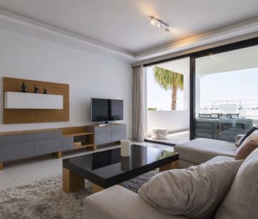 2 Bedroom Apartment For Rent in Atalaya, Málaga - Photo 1