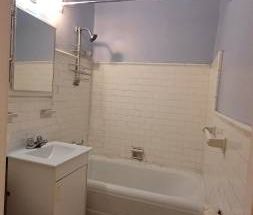 Downtown 1 bedroom, Heat,Hot water Fridge,Stove incl (Metro Atwater, M - Photo 3