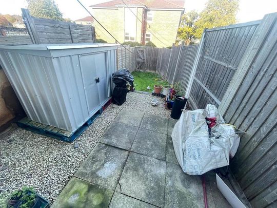 2 bedroom end of terrace house to rent - Photo 1