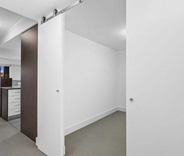 Register to Insepct – Modern Apartment with Study, Gym Access & Two... - Photo 2