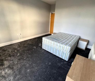 1 bedroom penthouse to rent - Photo 2