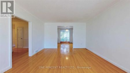9 KINGSMERE CRESCENT - Photo 2