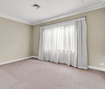 Contemporary Elegance in the Heart of Kew - Photo 6