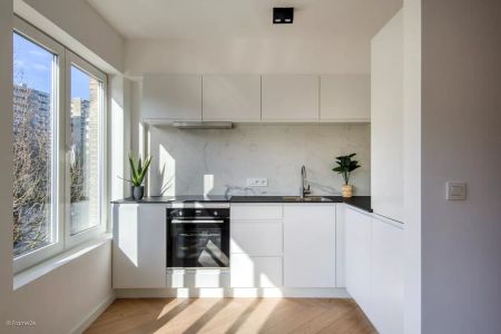 Modern appartement gelegen in een kleinschalig gebouw in hartje Berchem. - Photo 4