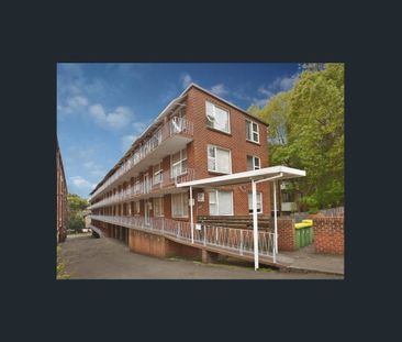 Stylish 2 bedroom top-floor apartment - Photo 5