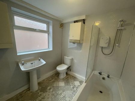 2 bedroom terraced house to rent - Photo 5