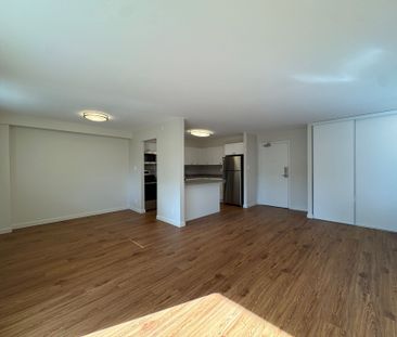 For Lease - 5611 Valley Way Unit# 217, Niagara Falls, Ontario - Photo 6