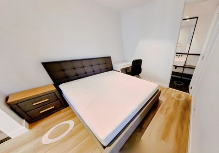 2B2B - Master Room - Photo 5